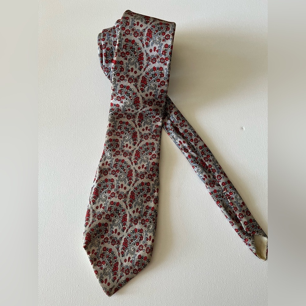 Elegant Paisley Patterned Vintage Tie by Clipper Craft